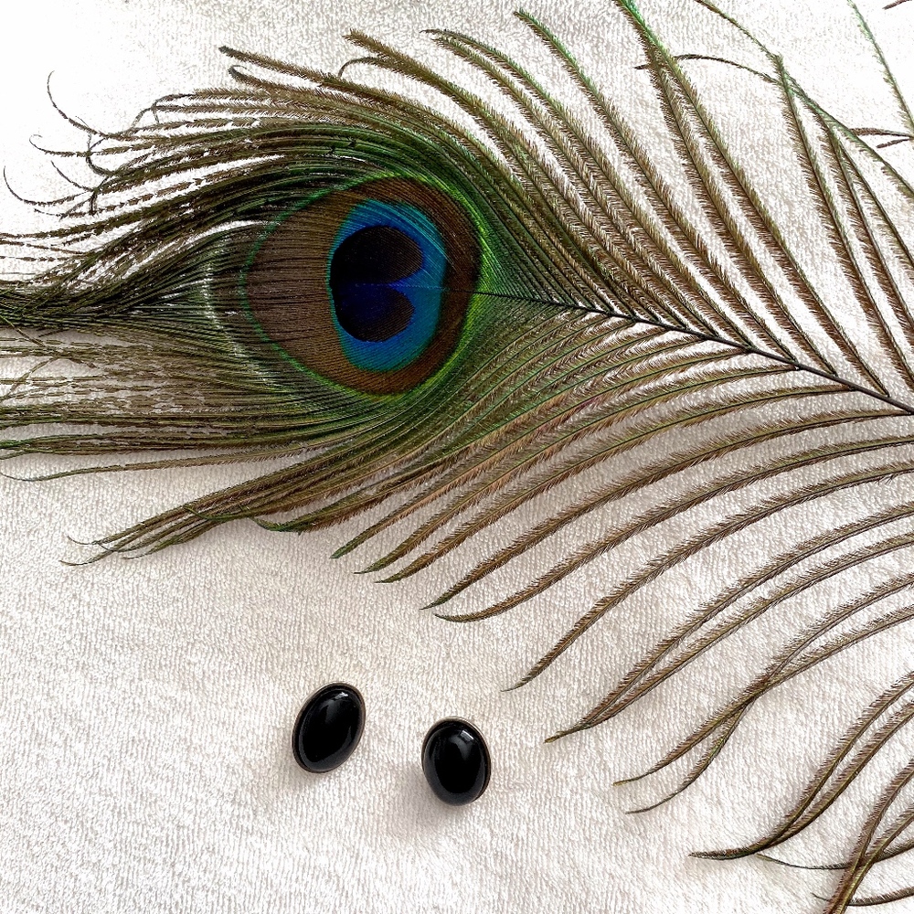 REAL vintage onyx studs (80’s)